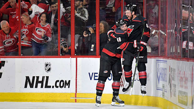 hurricanes-islanders-game-4.jpg
